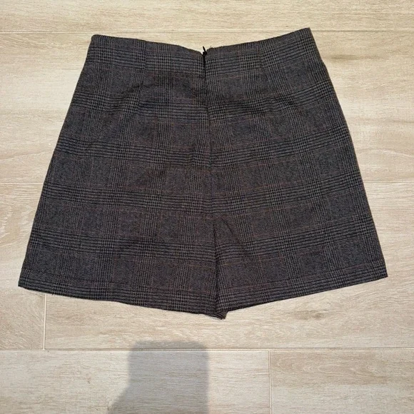 Do+Be Gray Plaid Skort with Bow Accents - Picture 2 of 4